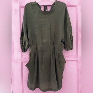 Beautiful silk minidress with pockets and sexy back!